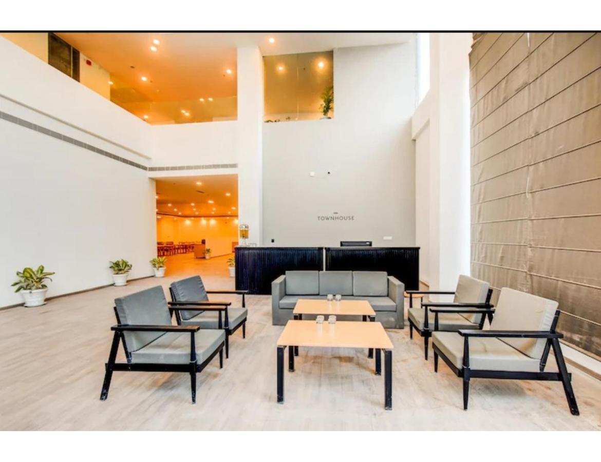 Hotel Landmark, לקנאו מראה חיצוני תמונה