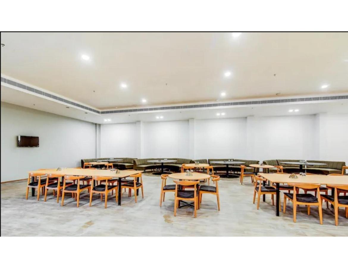 Hotel Landmark, לקנאו מראה חיצוני תמונה