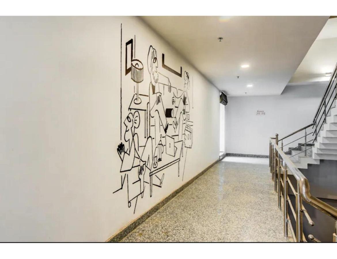Hotel Landmark, לקנאו מראה חיצוני תמונה