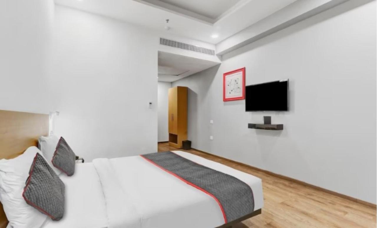 Hotel Landmark, לקנאו מראה חיצוני תמונה